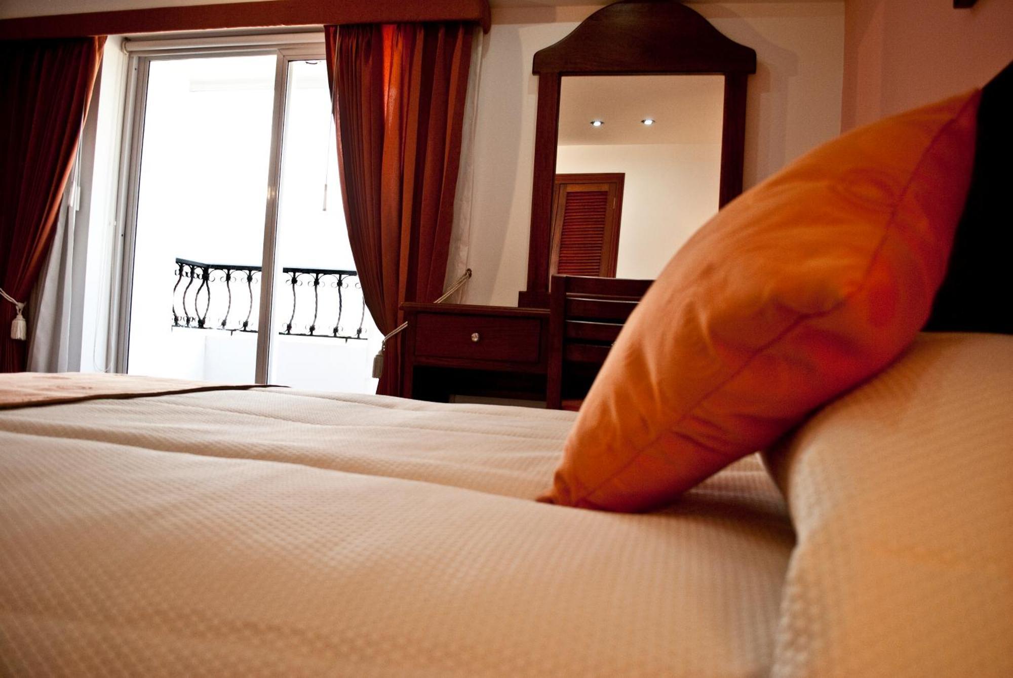 Blu Inn Hotel Богота Экстерьер фото
